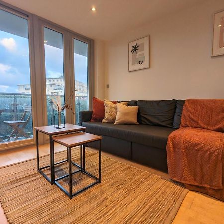 Apartment 100M From Fistral Beach- Underground Parking-Surf Shower & Locker- Sleeps 6 Ньюки Экстерьер фото